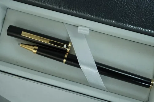 Miniatura 2 de Sheaffer Fabricado en los Estados Unidos, lacado negro con citas de oro de 22 quilates y diario a juego en caja de regalo