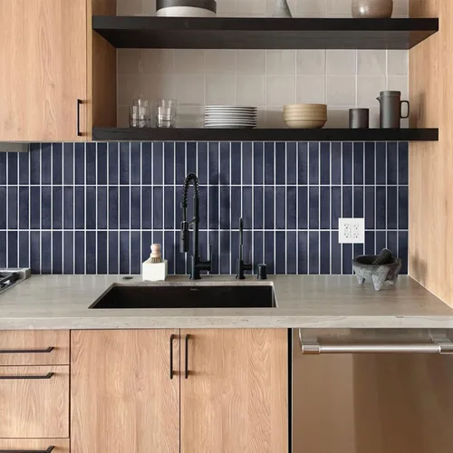 Miniatura 8 de Commomy Azulejos de pared de PVC ultraligero de 11.8 x 11.8 pulgadas, 10 unidades, color azul marino mate, para cocina, baño, inquilinos, azulejos
