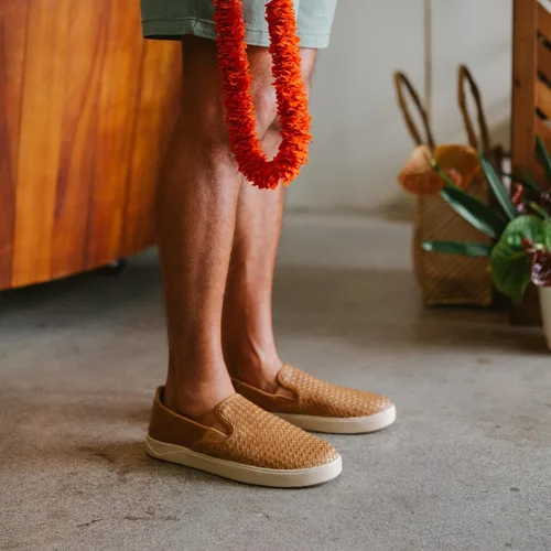 Miniatura 5 de OLUKAI Lae'ahi Lauhala - Zapatos de cuero tejido para hombre, versátiles tenis de cuero para uso diario, diseño fácil de poner, uso durante todo