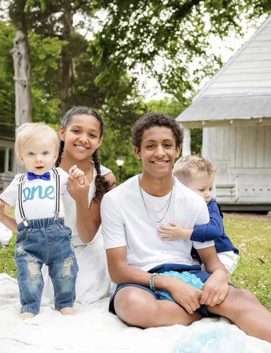 Miniatura 61 de Conjunto de ropa de cumpleaños para bebé niño pequeño, con tirantes, pantalones de mezclilla rasgados