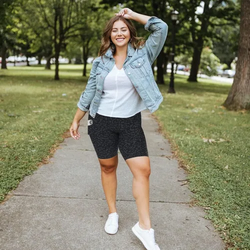 Miniatura 2 de MOREFEEL Pantalones cortos de ciclismo de talla grande de 8 pulgadas con bolsillos para mujer, cintura alta, control de abdomen, pantalones cortos