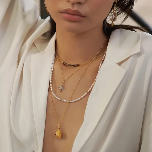 Miniatura 2 de PERNNLA PEARL Gargantilla de Cadena de Bolas de Satélite de Bordillo Chapada en Oro de 18K, Collar de Barra con Cuentas de Turquesa Sintética