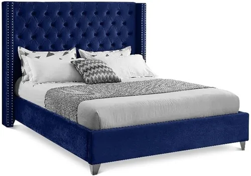 Miniatura 23 de Meridian Furniture – Cama con respaldo de terciopelo abotonado, Aiden-Q-Aiden, con recortes cromados con forma de cabezal de clavos y patas Gris