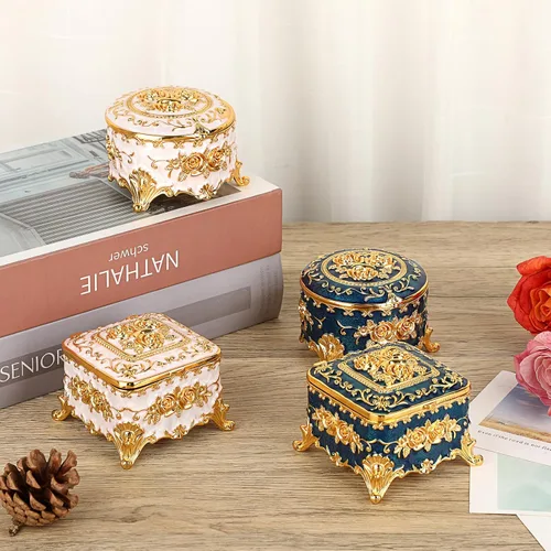 Miniatura 7 de Hipiwe Caja de Joyería de Metal Vintage - Pequeño Organizador de Baratijas Caja para Anillos con Patrón de Rosas, Caja de Almacenamiento de Joyas