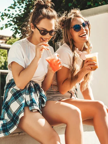 Miniatura 5 de NEEBAKE 150 Juegos de Vasos de Plástico Desechables de 9 oz con Tapas - Vasos Transparentes para Beber, Vasos de Plástico para Café Helado, Batidos