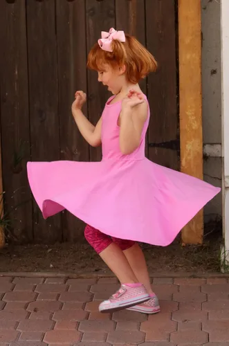 Miniatura 2 de City Threads Vestido de fiesta de algodón para niñas con diseño de skater
