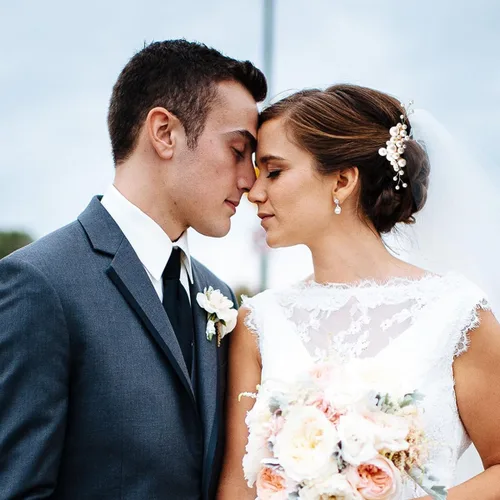 Miniatura 4 de 7 peines para el pelo de boda con perlas, accesorios elegantes para damas de honor, novias, flores