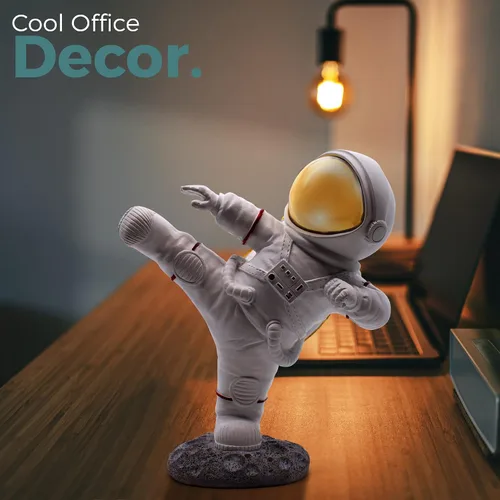 Miniatura 4 de Estatua de astronauta para decoración de escritorio y oficina, mini figuras espaciales para estantes, juegos y decoración de habitación de hombres