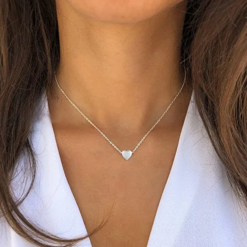 Miniatura 3 de Delicado collar con pequeño dije de corazón de oro, (además hay modelos con dije de corazón con inicial, con dije de rosa y con circonia cúbica)