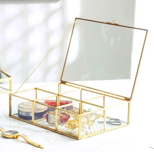 Miniatura 2 de Caja de vidrio vintage dorada de vidrio transparente y latón para almacenamiento de joyas y maquillaje cosmético, soporte para lápiz labial