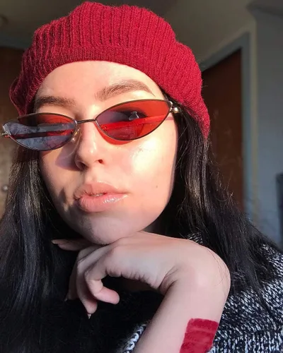 Miniatura 2 de FEISEDY Gafas de sol de diseñador de moda Retro pequeños pétalos forma arco templo diseño B2298