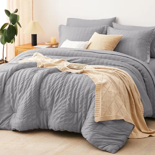 Miniatura 36 de CozyLux Juego de ropa de cama con edredón tamaño King Beige Seersucker de 7 piezas, juego de cama en una bolsa, con edredón, sábanas, fundas