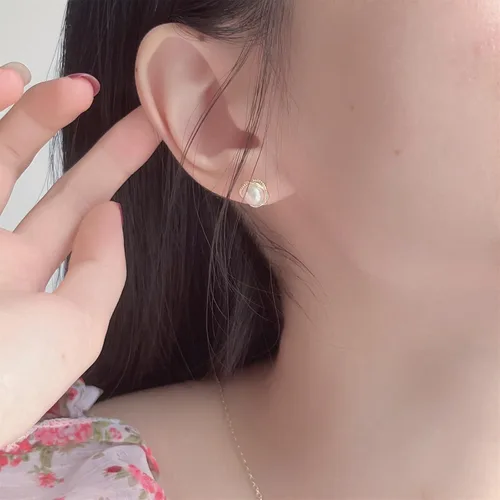 Miniatura 30 de Aretes de perlas para mujer, perlas redondas blancas, aretes de oro envueltos de alambre, joyería hecha a mano para mamá, amante y ella