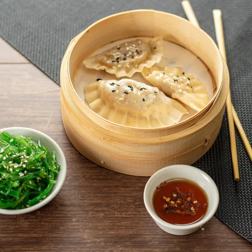 Miniatura 7 de MasterChef Junior Juego para Hacer Dumplings para Niños - Kit de 5 Piezas - Utensilios de Cocina Reales Incluye Recetas, Canasta de Vapor, Molde