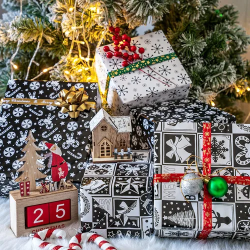 Miniatura 5 de LeZakaa Mini rollo de papel de regalo de Navidad, diseño de campana y árbol/bastones de caramelo/copos de nieve, blanco y negro, para envolver