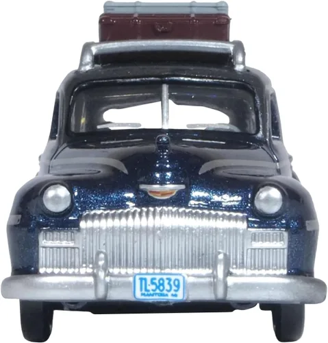 Miniatura 3 de 1946 DeSoto Suburban con portaequipajes y portaequipajes mariposa azul metálico con tapa gris cristal 1/87 (HO) escala 1/87 (HO) modelo de coche por