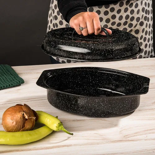 Miniatura 2 de Granite Ware Asador ovalado de 13 pulgadas con tapa. Diseño de acero esmaltado para acomodar hasta 7 libras de aves de corral/asado. Resiste hasta