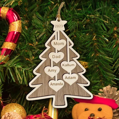 Miniatura 17 de Adorno de Navidad familiar personalizado 2023, adornos de madera para árbol de Navidad con cuerda pequeña, de 1 a 10 nombres personalizados
