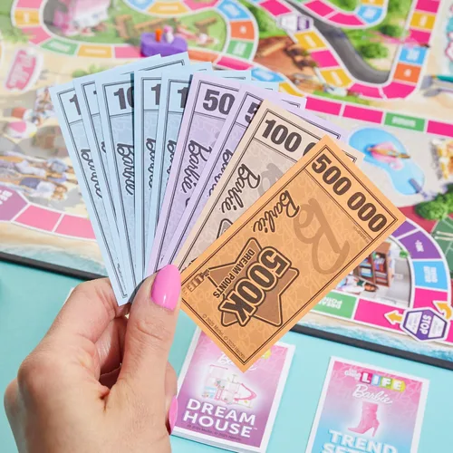 Miniatura 7 de Hasbro Games The Game of Life: Barbie Edition Juego de mesa A partir de 8 años 2 a 4 jugadores Divertidos juegos familiares para niños