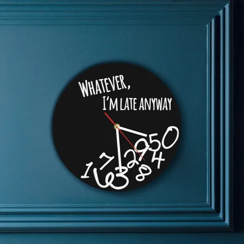 Miniatura 7 de The Geeky Days Whatever I'm Late Anyway - Reloj de pared negro moderno inglés con letra y hora, reloj personalizado con lo que sea icónico, reloj