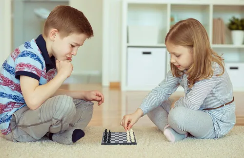 Miniatura 6 de Mini juego de ajedrez magnético de viaje de 6.5 pulgadas, juego de mesa de ajedrez plegable, juguetes educativos/regalo para adultos y niños