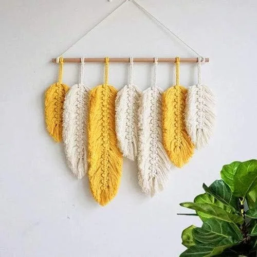 Decoración de pared de macramé hecha a mano con plumas bohemias, decoración de pared de color amarillo, elegante, borlas de hojas, adornos de