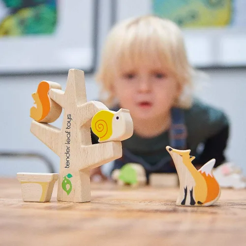 Miniatura 5 de Tender Leaf Toys - Apilamiento de amigos del jardín - 14 piezas de juguete de apilamiento y equilibrio de madera y juego educativo con bolsa