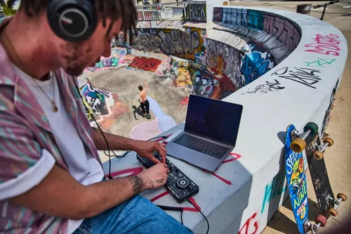 Miniatura 2 de Hercules DJ Control Starlight Controlador Compacto con Serato DJ Lite
