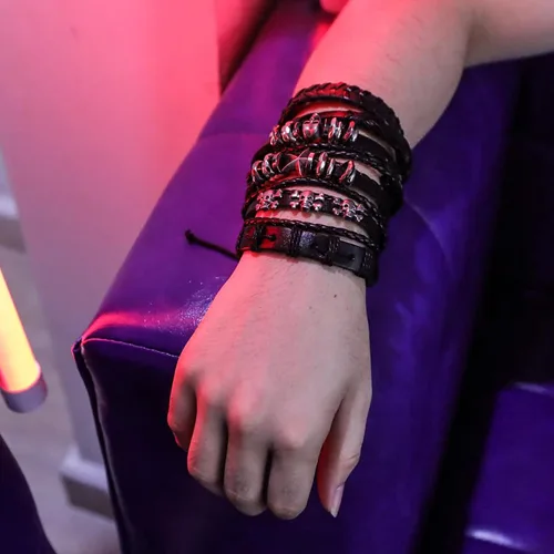 Miniatura 8 de Eigso Pulsera de cuero punk con calavera para mujer + cinturón de cuero de calavera para mujer