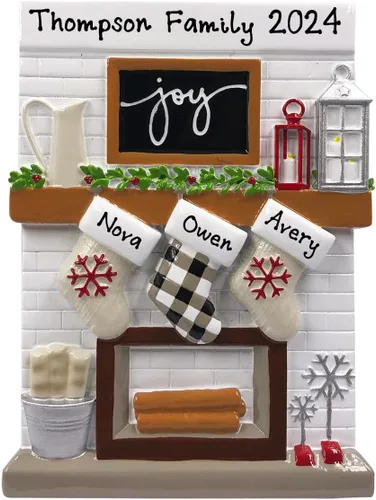 Miniatura 3 de Adorno de Navidad Personalizado 2025 para Familia de 3 de Repisa de Chimenea - Medias Familia Mañana de Navidad Adorno Decorativo Personalizado