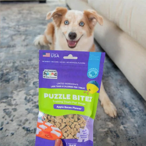 Miniatura 8 de Outward Hound by Nina Ottosson Puzzle Bitez Golosinas para perros, sabor a tocino de manzana, recompensa de entrenamiento del tamaño de un bocado