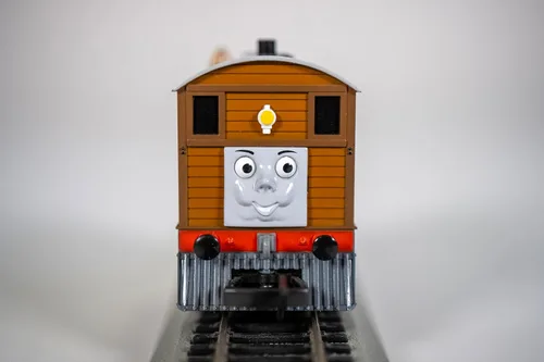 Miniatura 3 de Bachmann Trenes Thomas y sus amigos - Toby The Tram Engine con ojos en movimiento, negro, 0,5 litros
