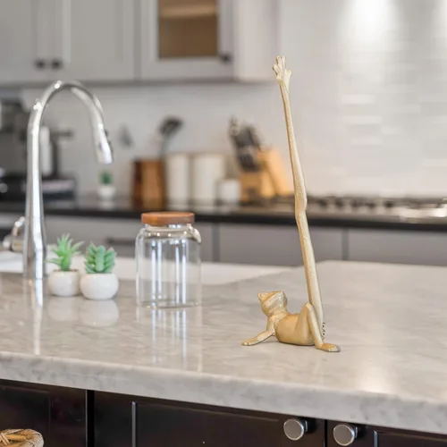 Miniatura 9 de WallCharmers Soporte para toallas de papel dorado, soporte de papel higiénico o de cocina de metal para piso o encimera, rana dorada