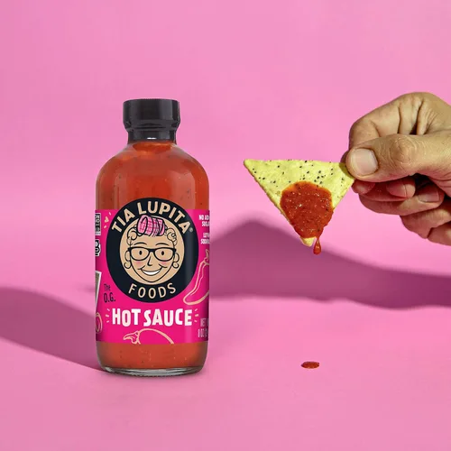 Miniatura 3 de Tia Lupita Chipotle - Salsa picante 8 oz x 1 botella Calor sabroso, especias medianas, ahumado, cuerpo completo, sin gluten, sin OMG, sin