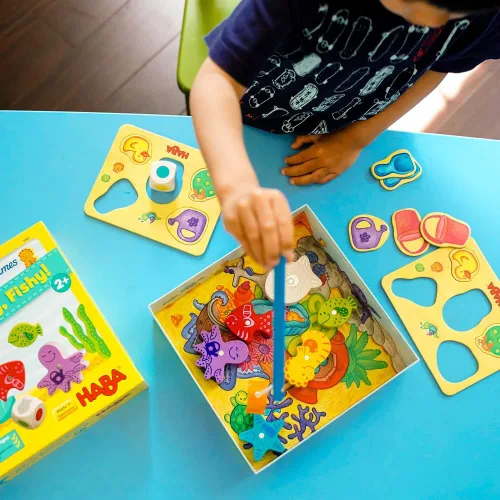 Miniatura 9 de HABA Mis primeros juegos - ¡Aquí está Fishy Fishy! Juego magnético de pesca Edades 2+ Fabricado en Alemania Juegos para niños pequeños, juguetes