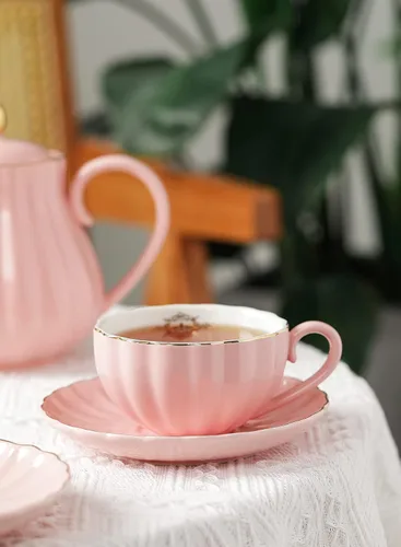 Miniatura 4 de Tazas y platillos de té real, con ribete dorado y caja de regalo, tazas de café británicas, juego de té de porcelana, juego de 6 (8 onzas) - Rosa