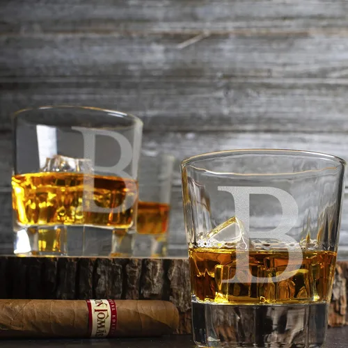 Miniatura 4 de Juego de decantador de whisky personalizado – Juego de regalo de licor personalizado de 5 piezas con 4 vasos y decantador grabado – 25.4 fl oz