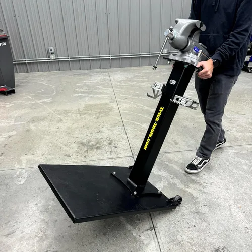 Miniatura 2 de Trick-Tools Versa-Mount - Pedestal de piso de tornillo móvil resistente y amoladora, fabricado en los Estados Unidos