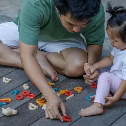 Miniatura 8 de PlanToys® Juego de aprendizaje de madera con alfabeto en minúsculas para niños a partir de 3 años Recurso educativo Montessori