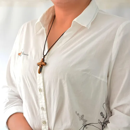 Miniatura 6 de QIANXU Collares de cruz de cristal de ojo de tigre para mujeres y hombres, amuleto de protección de Jesús, collar con colgante de joyería curativa