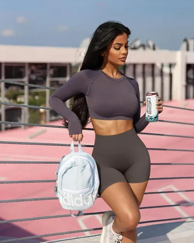 Miniatura 3 de OQQ Pantalones cortos de yoga de 3 piezas para mujer, cintura alta, sin costuras, pantalones cortos de ejercicio
