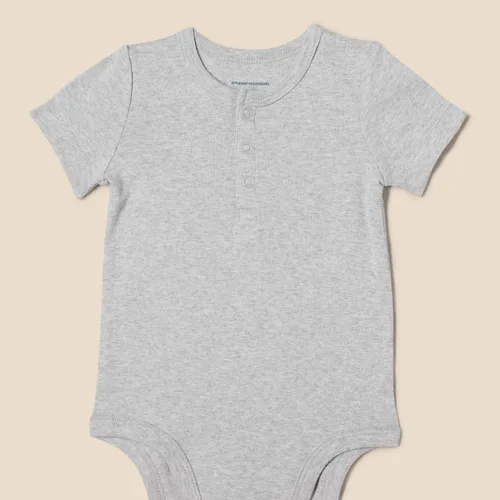 Miniatura 3 de Tienda Essentials Body unisex Henley para bebés, paquete de 2