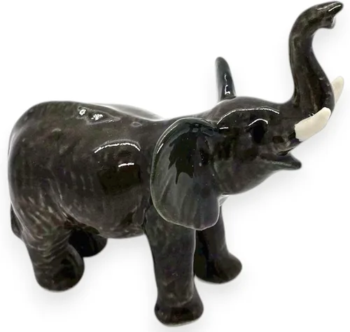 Miniatura 14 de ChangThai Design Pequeña figura de elefante gris claro de 1 pulgada para elevar el tronco – Miniatura hecha a mano de cerámica pintada a mano