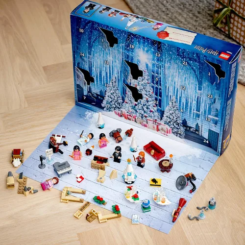 Miniatura 6 de LEGO Harry Potter 2020 Calendario de Adviento 75981, Juguetes Coleccionables de La Fiesta de Navidad de Hogwarts, Harry Potter y El Cáliz de Fuego