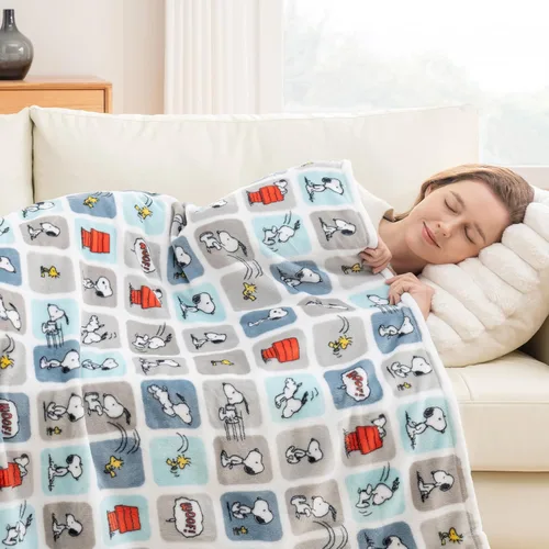 Miniatura 4 de Berkshire Blanket Peanuts® VelvetLoft® - Manta de felpa de Snoopy con bonitos personajes, Snoopy, diseño a cuadros, azul, manta de 55 x 70 pulgadas