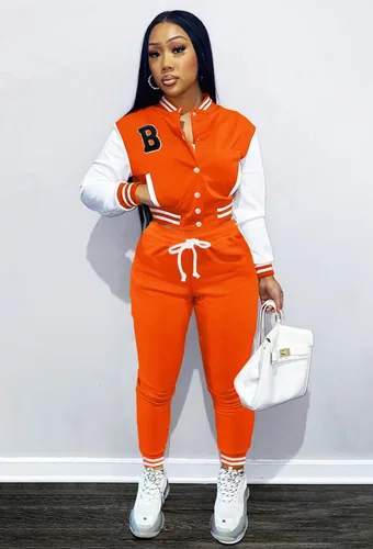 Miniatura 2 de Conjunto deportivo de dos piezas para mujer con botones y chaqueta universitaria recortada