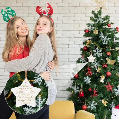 Miniatura 5 de Sieral Adornos colgantes de Navidad para cuñada 2026, ideas de regalos para cuñada, decoración de árbol de Navidad de porcelana, letrero