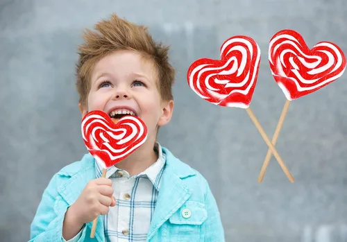 Miniatura 8 de Fruidles Paquete de seis paletas de 2.82 oz con diseño de corazón rojo y blanco, envueltas individualmente