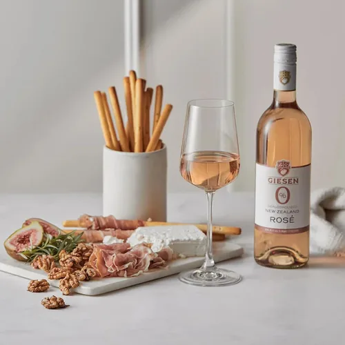 Miniatura 2 de Giesen Rosado sin alcohol - Vino rosado desalcoholizado prémium de Nueva Zelanda, 25.4 fl oz (25.4 fl oz, 2)