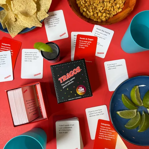 Miniatura 3 de Juego Original de Tragos para Latinos - Divertido Juego de Cartas Cultural en Spanglish - Juegos De Mesa para Adultos Original